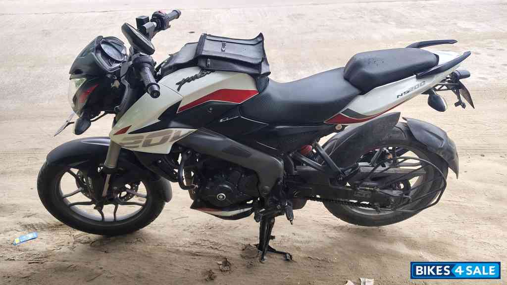 White Colour Bajaj Pulsar NS200