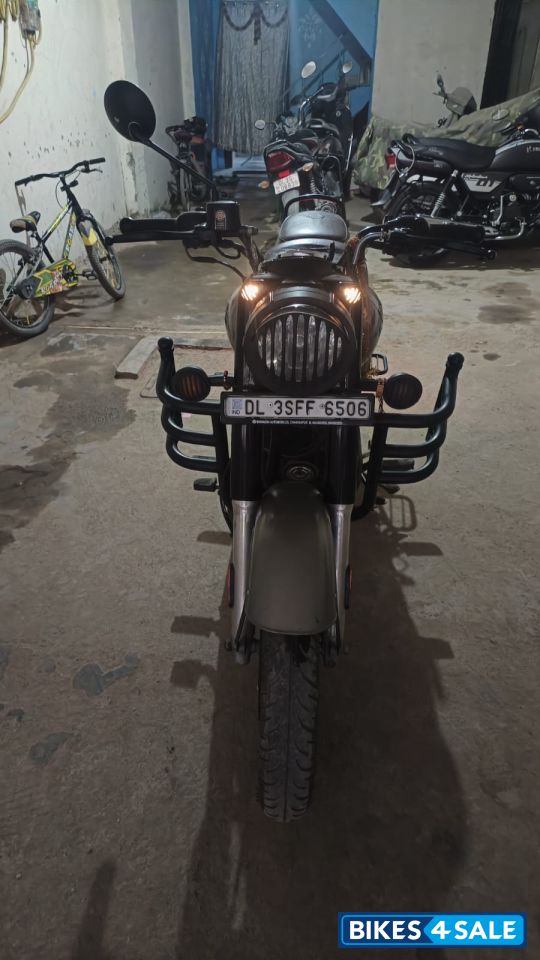 Dark Gunmetal Grey Royal Enfield Classic 350 BS VI Dark Gunmetal Grey Royal Enfield Classic 350 BS VI