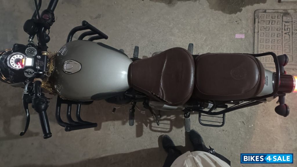 Dark Gunmetal Grey Royal Enfield Classic 350 BS VI Dark Gunmetal Grey Royal Enfield Classic 350 BS VI