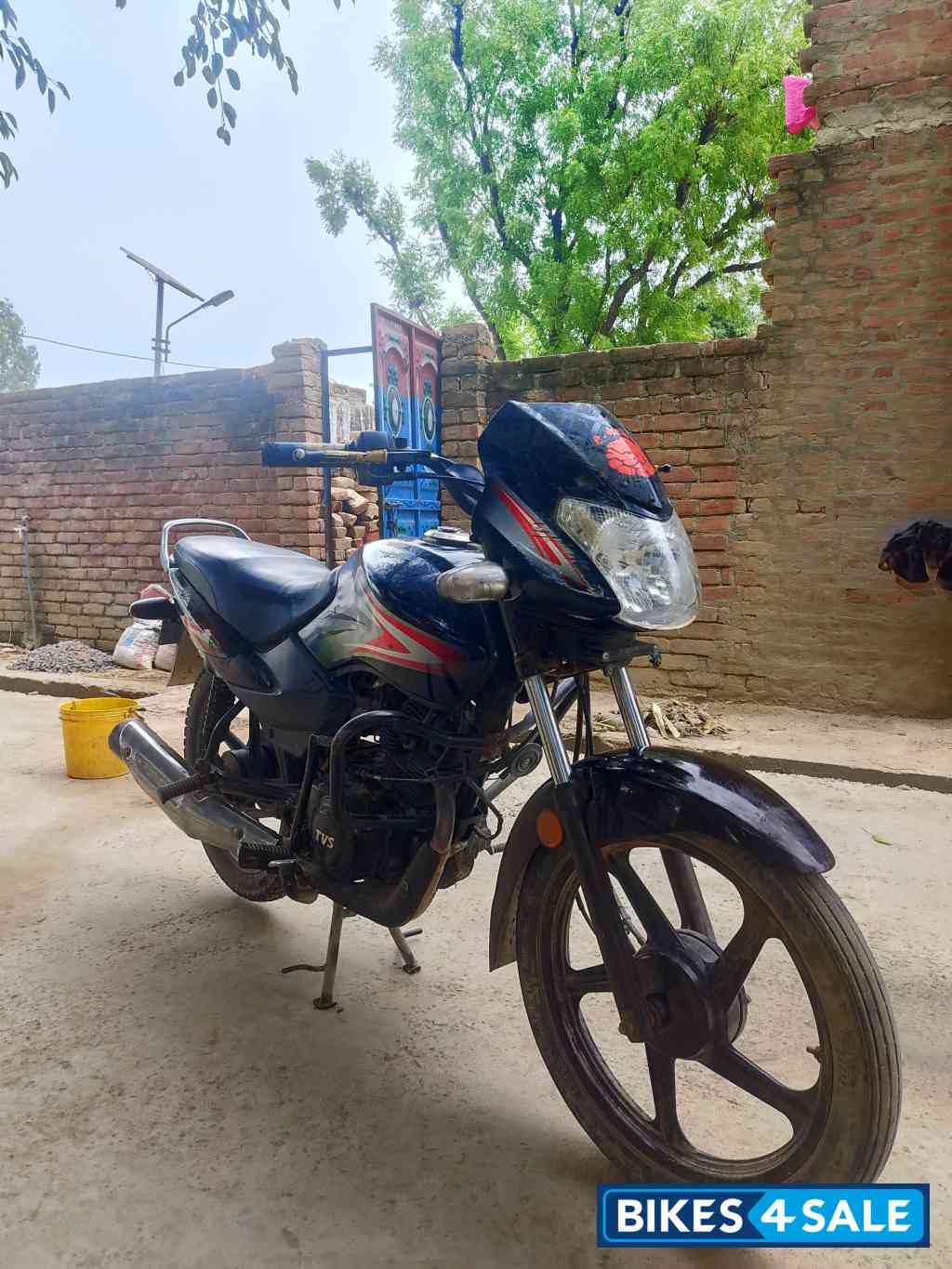 Black,red TVS Sport BS6