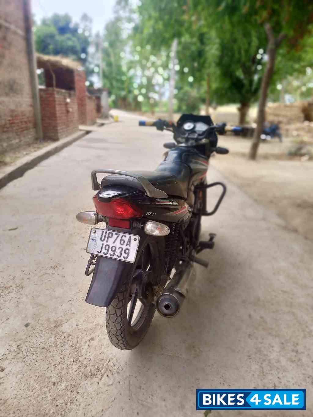 Black,red TVS Sport BS6