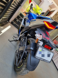 Metallic Sonic Silver Suzuki Gixxer SF 250