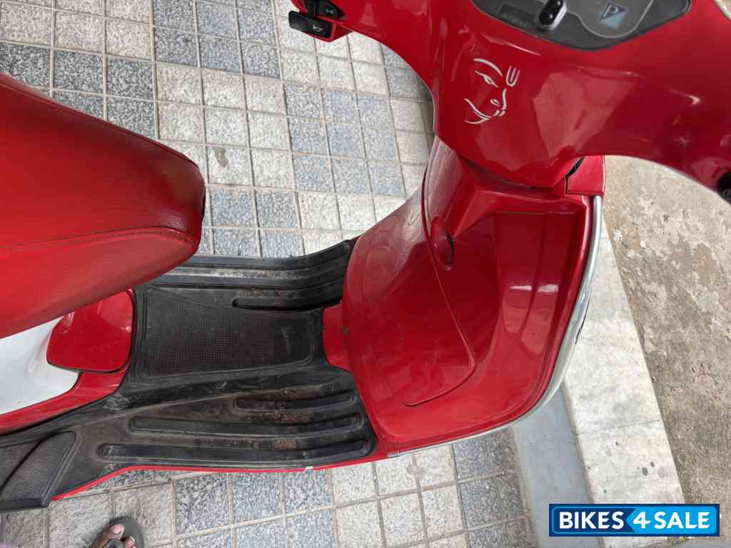 White And Red Vespa ZX 125