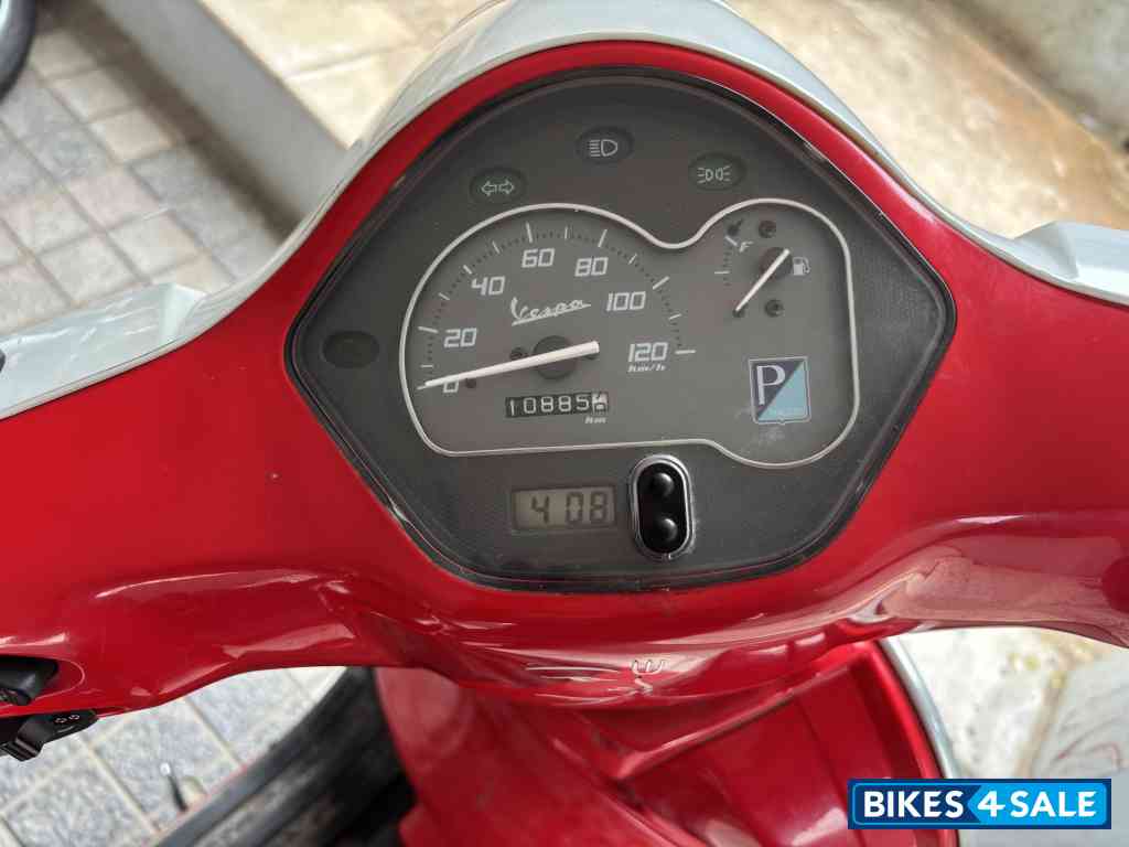 White And Red Vespa ZX 125