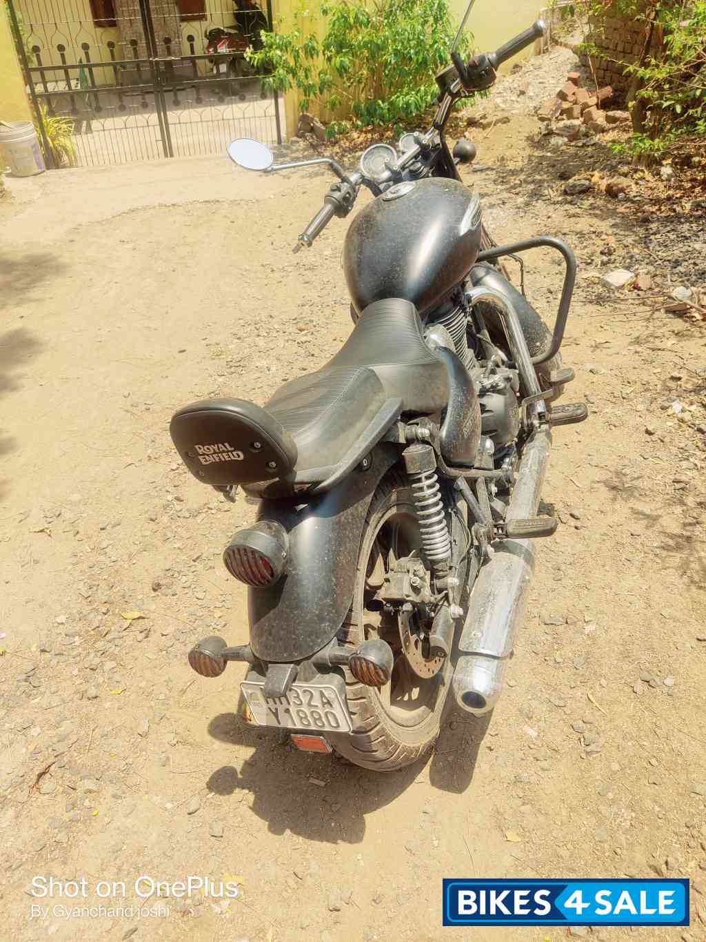 Black Royal Enfield Meteor 350