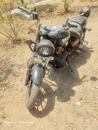 Black Royal Enfield Meteor 350