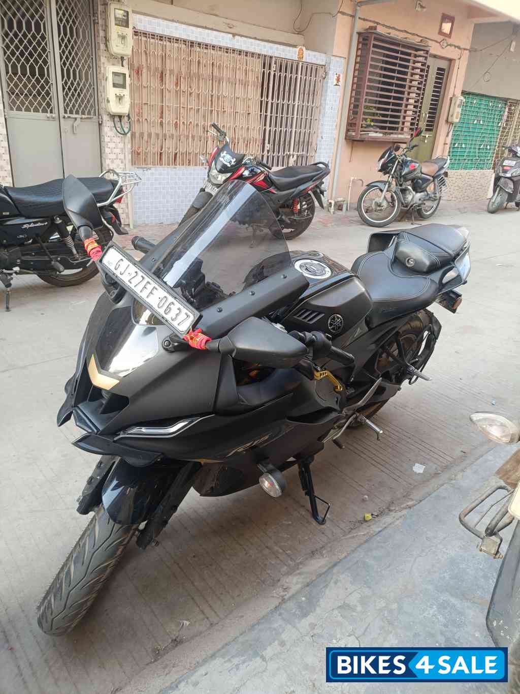 Dark Knight Yamaha R15 V4