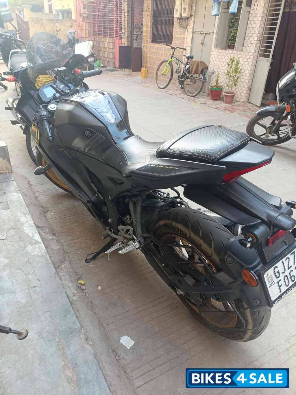 Dark Knight Yamaha R15 V4