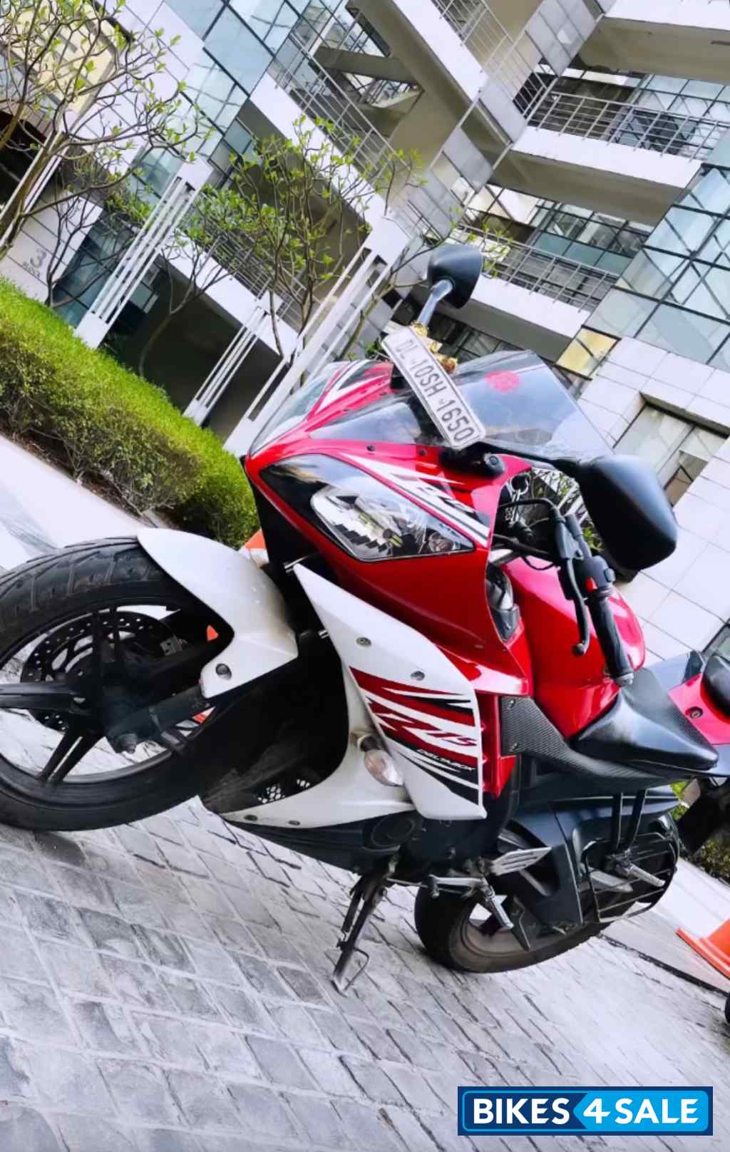 Yamaha YZF R15 V2