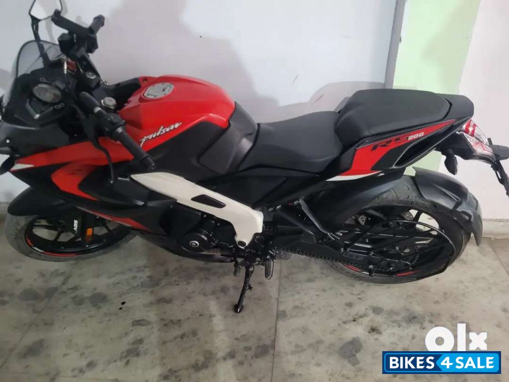 Bajaj Pulsar RS 200 BS6