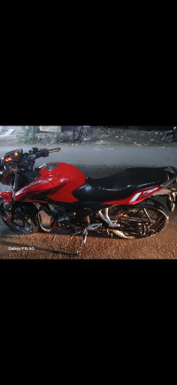 लाल Bajaj Pulsar P150