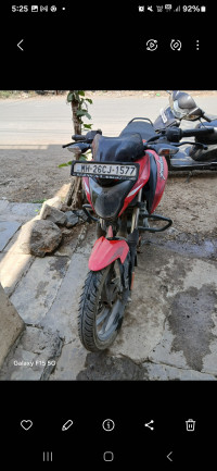 लाल Bajaj Pulsar P150