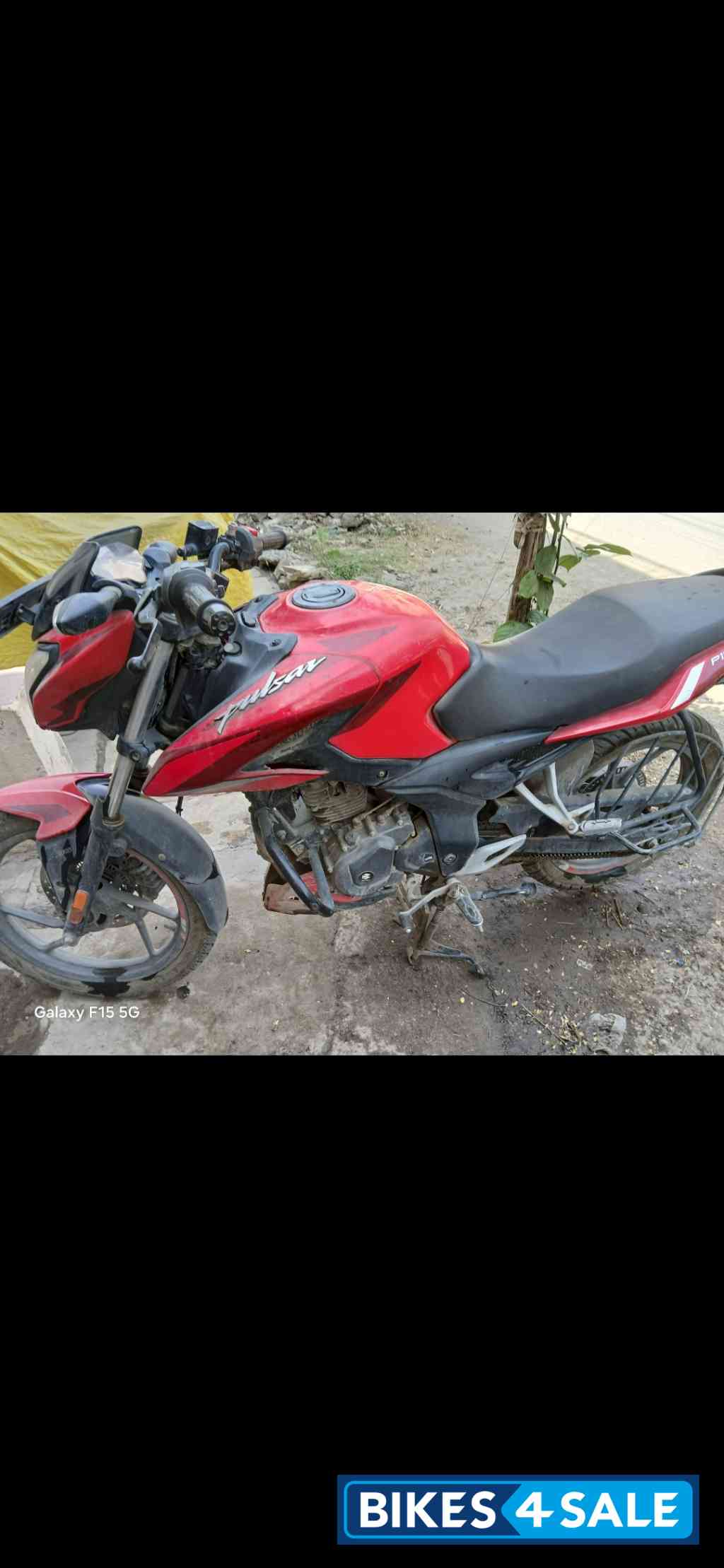 लाल Bajaj Pulsar P150
