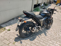 Black Suzuki Gixxer 150