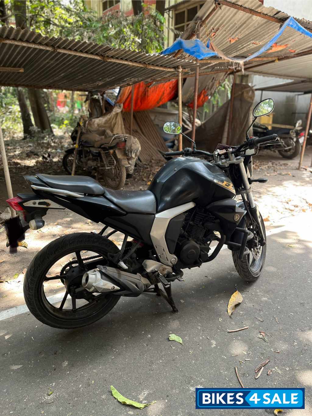 Black Yamaha FZ FI V2