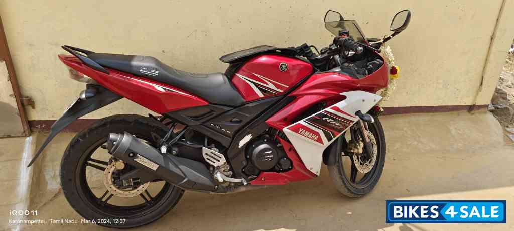 Red Yamaha YZF R15 S