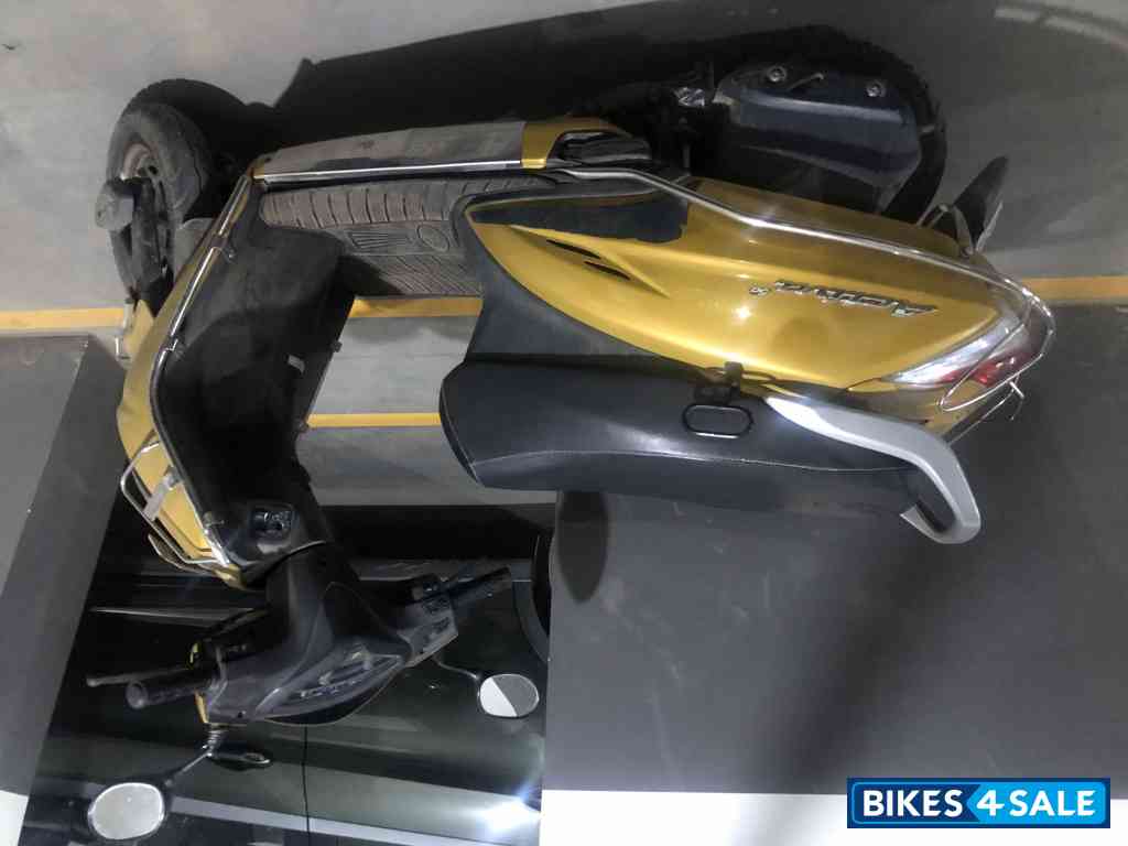 Gold Honda Activa 5G