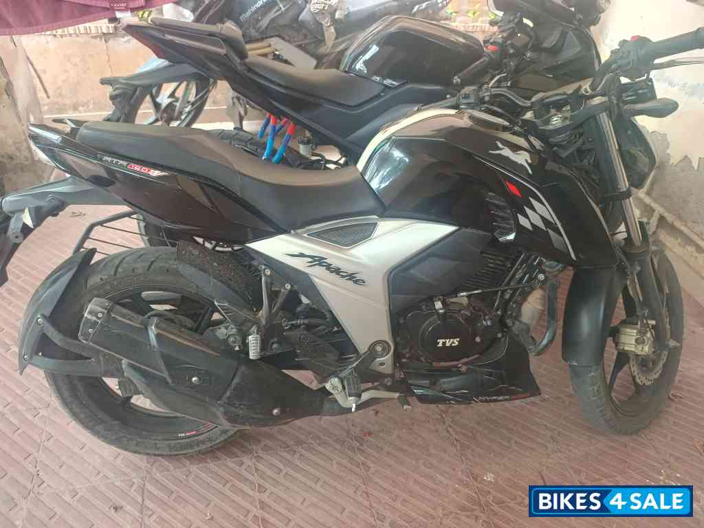 TVS Apache RTR 160 4V BS6