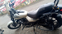 Bajaj Avenger 220 DTS-i