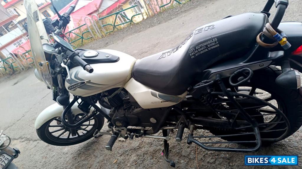 Bajaj Avenger 220 DTS-i