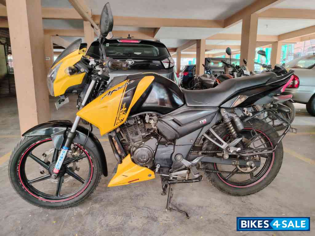 Yellow TVS Apache RTR 160