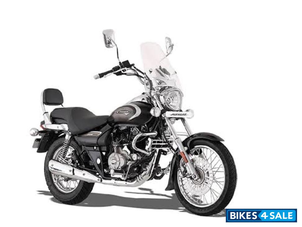 Black Bajaj Avenger 220 DTS-i