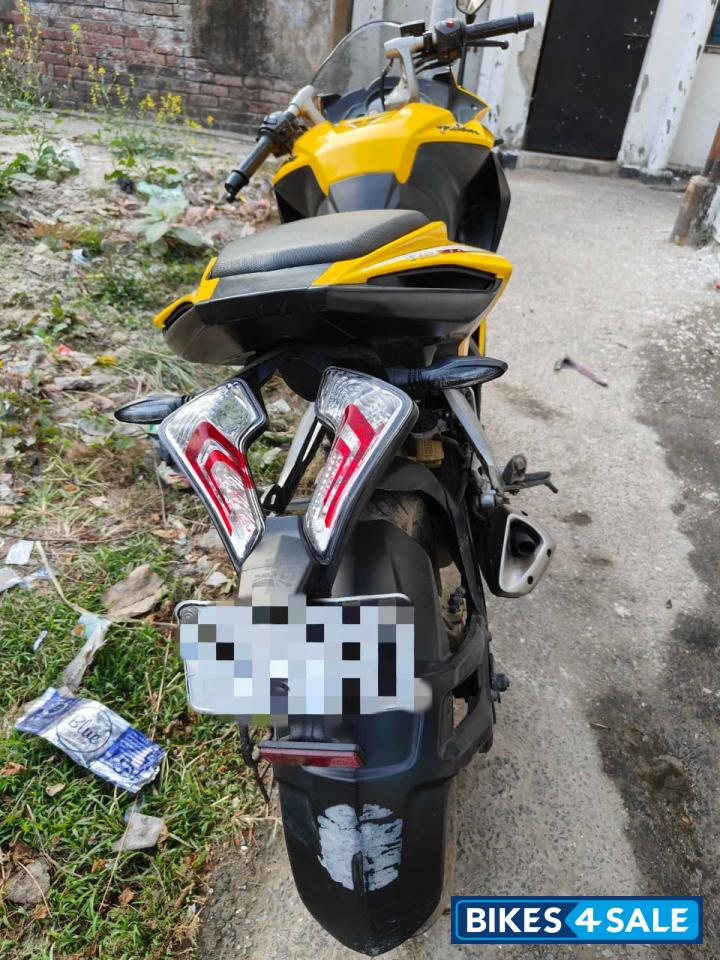 Yellow & Black Bajaj Pulsar RS 200