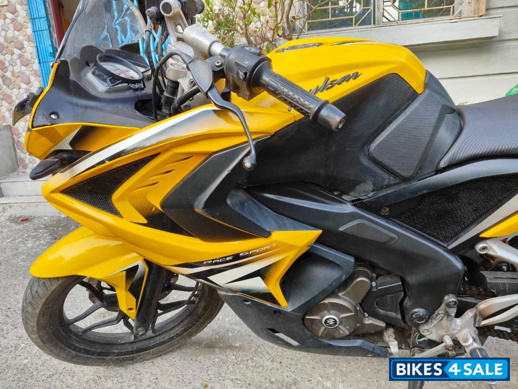Yellow & Black Bajaj Pulsar RS 200