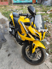 Yellow & Black Bajaj Pulsar RS 200