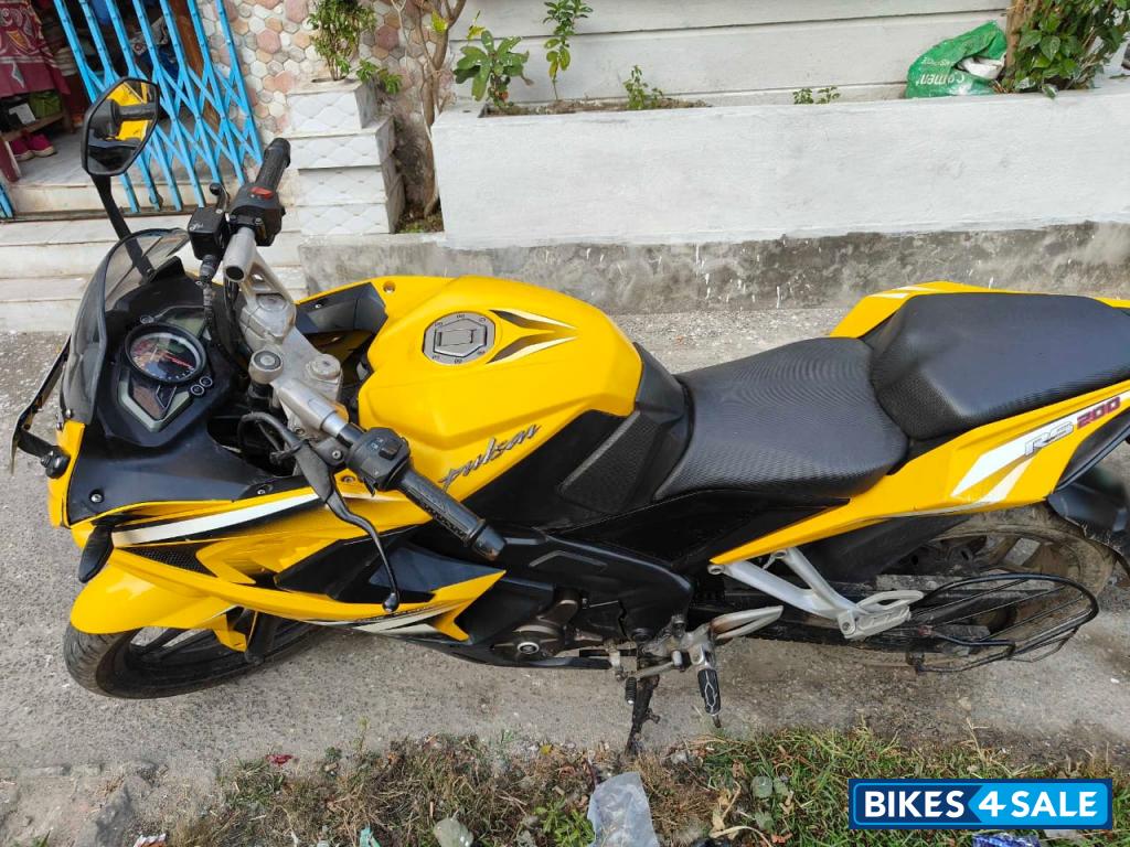 Yellow & Black Bajaj Pulsar RS 200