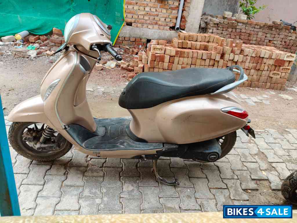 Bajaj Chetak Premium