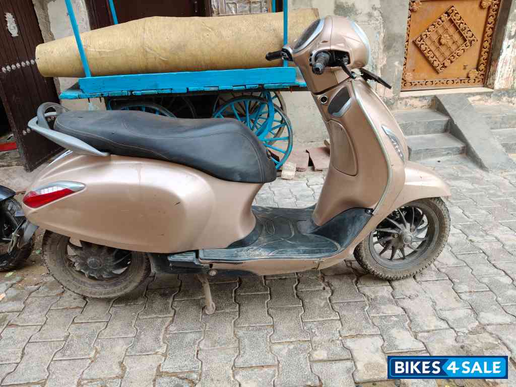 Bajaj Chetak Premium