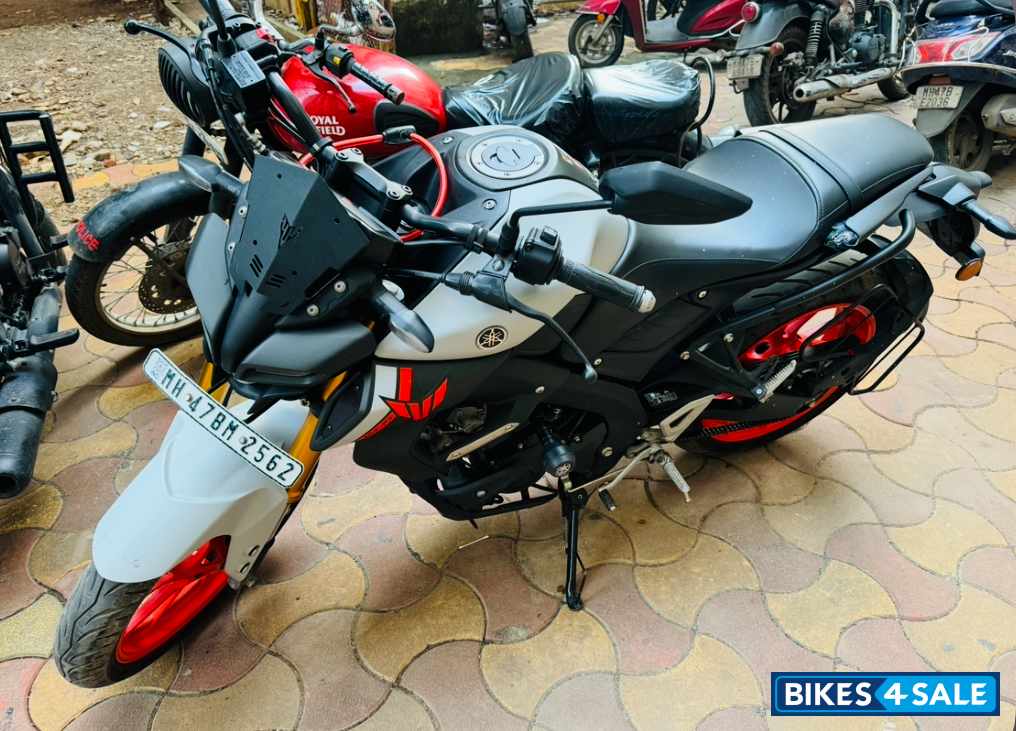 White Yamaha MT-15 Ver 2.0