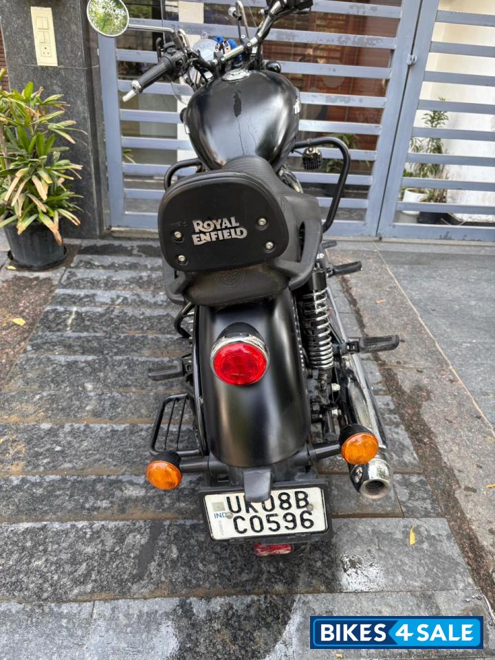 Black Royal Enfield Meteor 350 Stellar