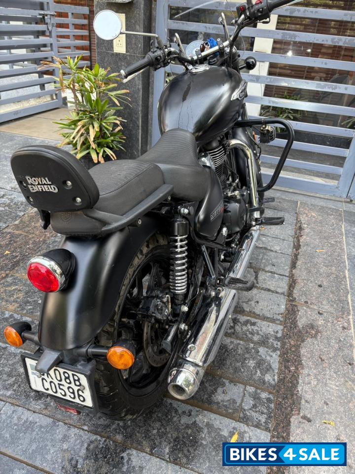Black Royal Enfield Meteor 350 Stellar