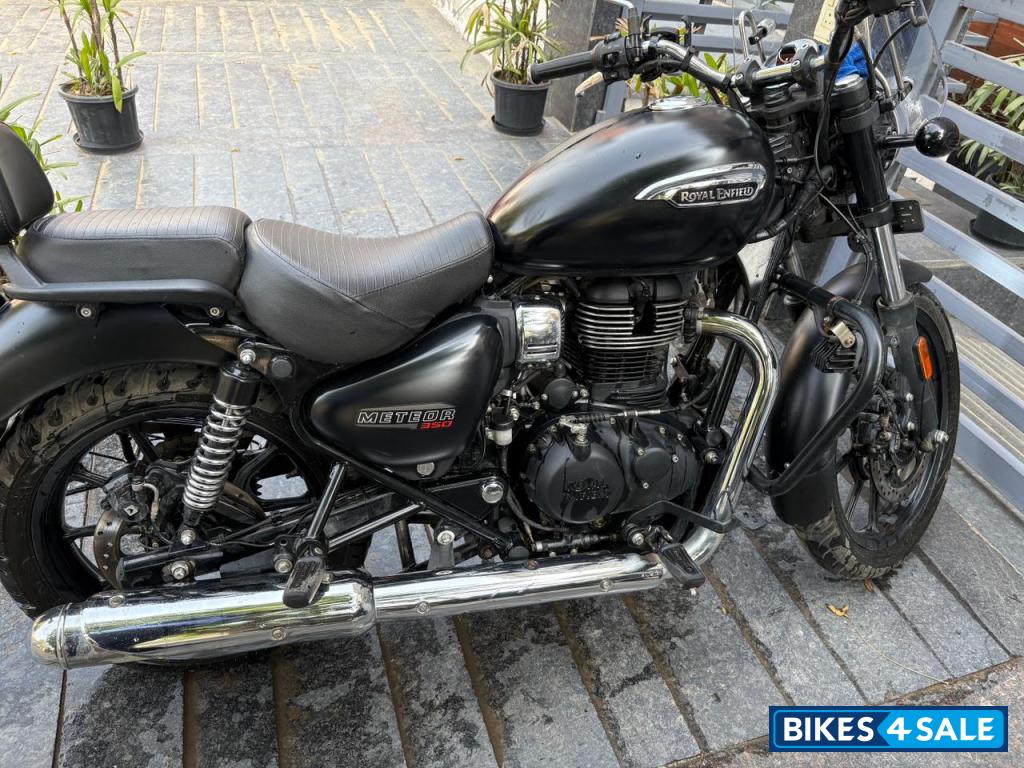 Black Royal Enfield Meteor 350 Stellar