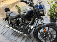 Black Royal Enfield Meteor 350 Stellar