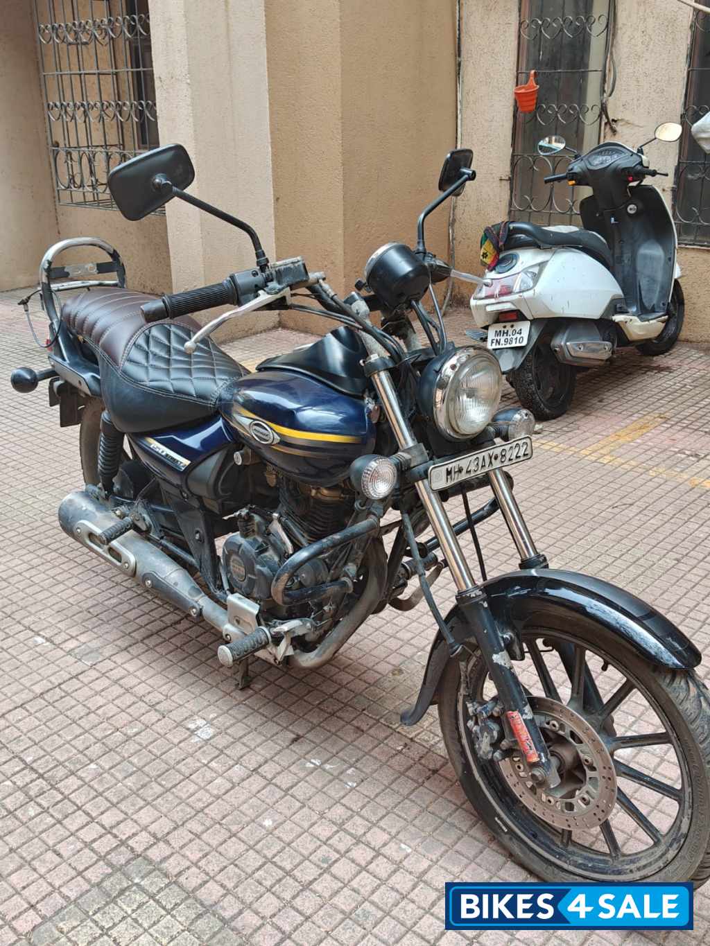 Blue Bajaj Avenger Street 150 Blue Bajaj Avenger Street 150