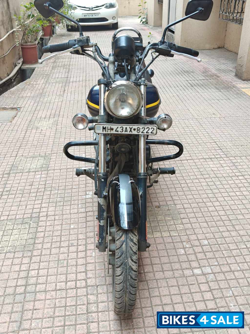 Blue Bajaj Avenger Street 150 Blue Bajaj Avenger Street 150