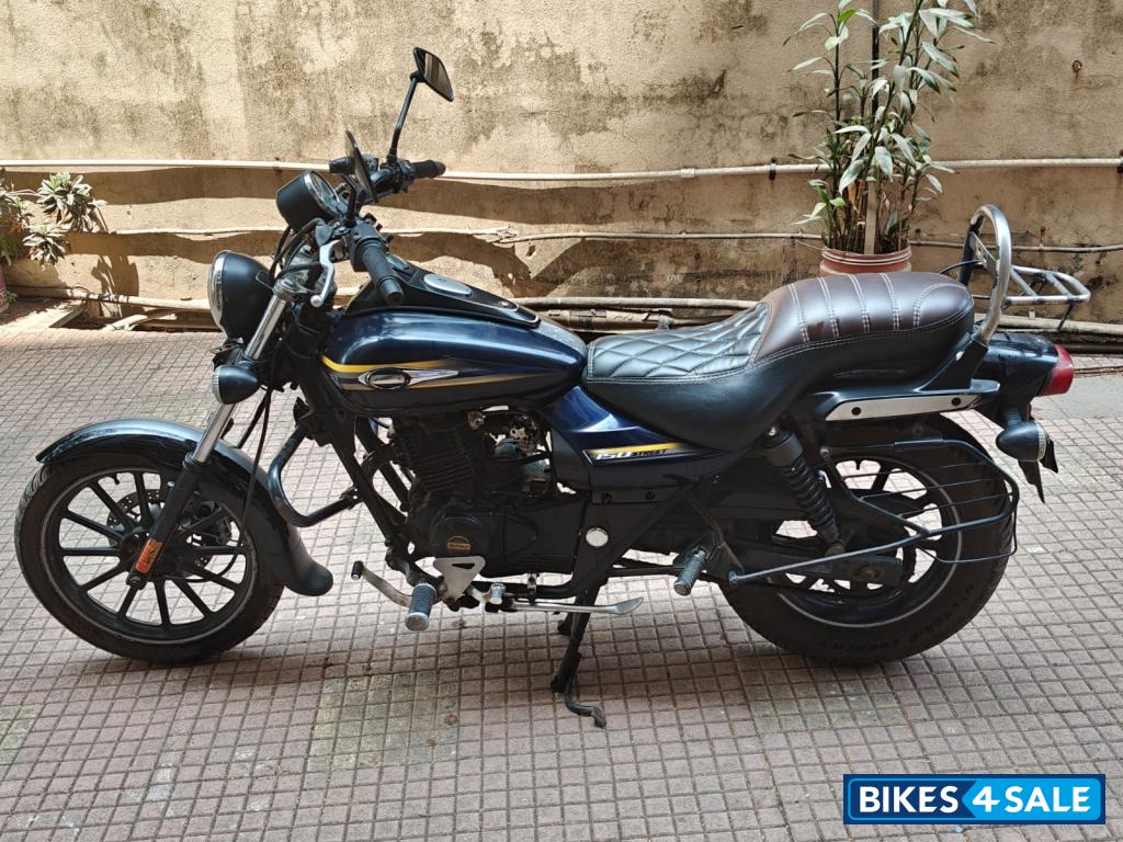 Blue Bajaj Avenger Street 150 Blue Bajaj Avenger Street 150