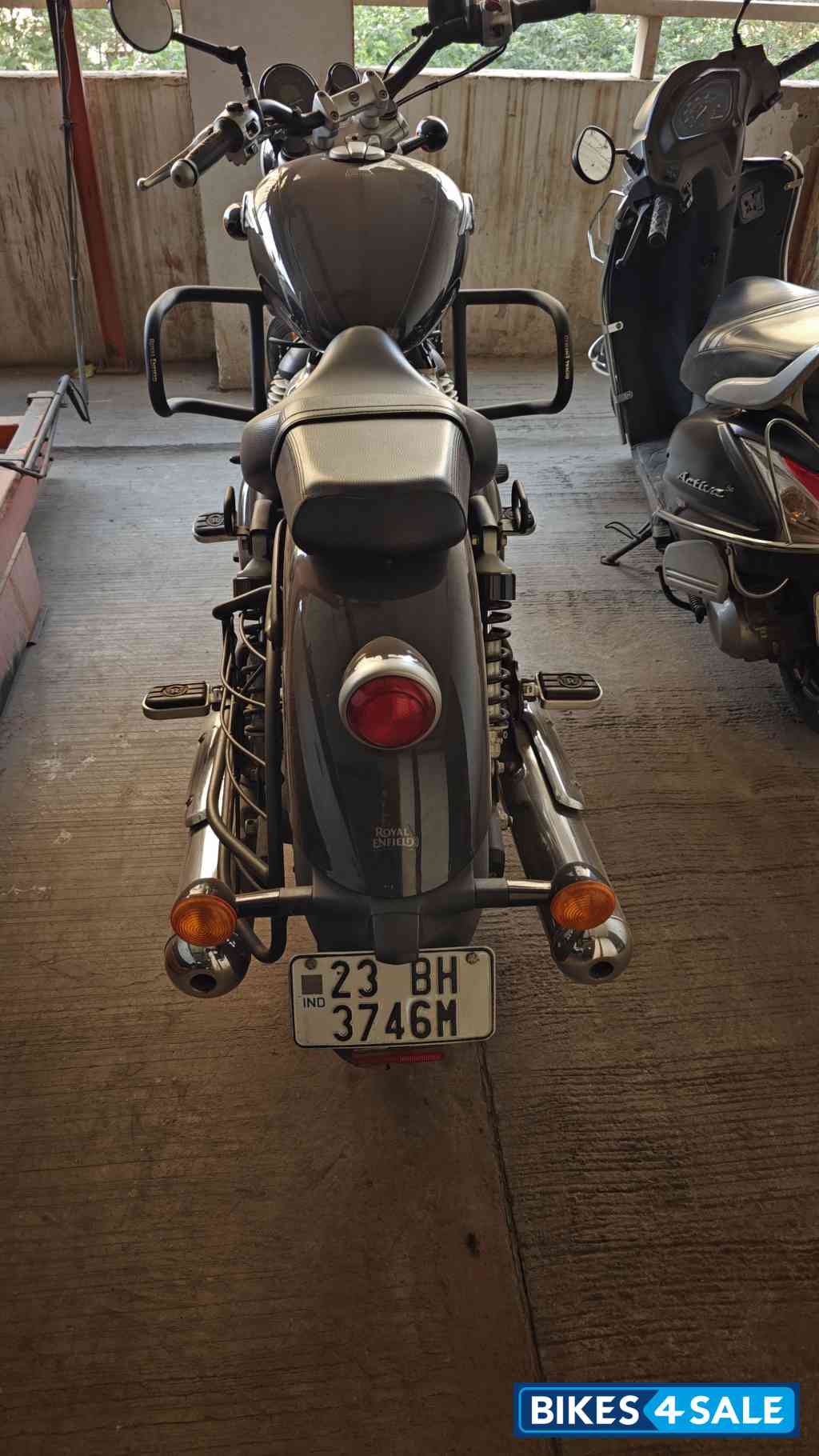 Astral Black Royal Enfield Super Meteor 650