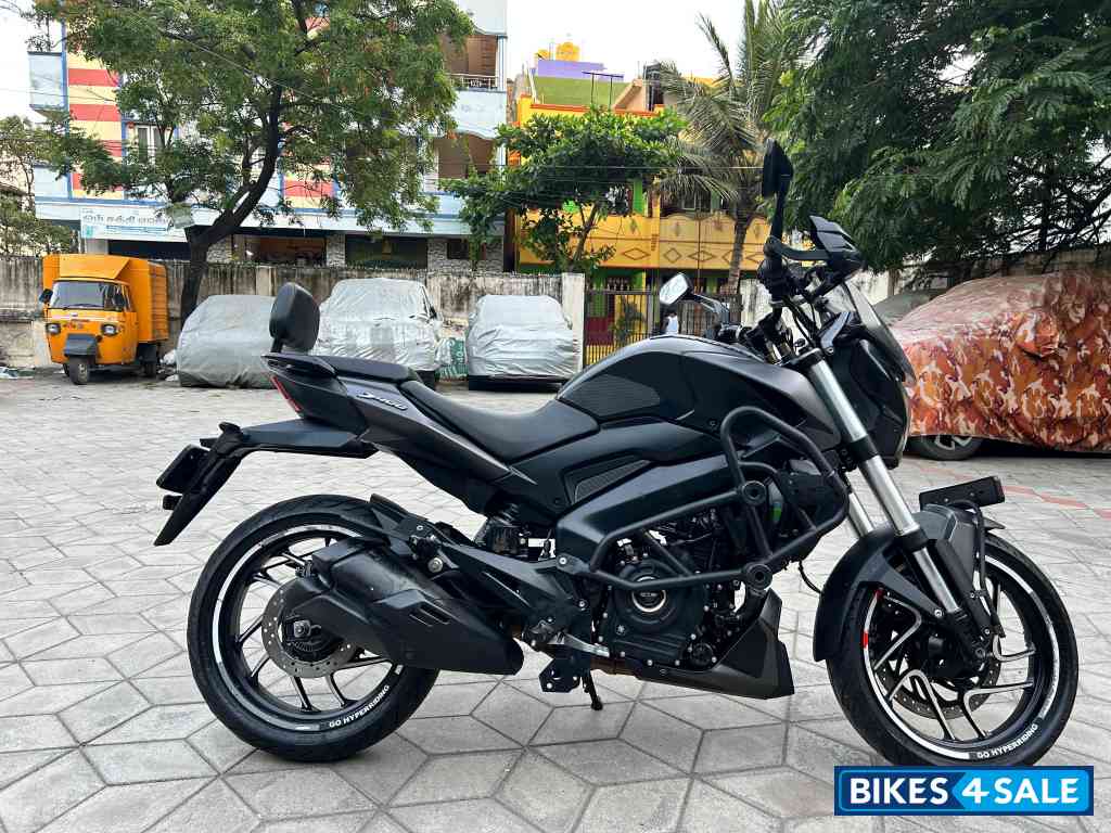 Charcoal Black Bajaj Dominar 400 Disc Charcoal Black Bajaj Dominar 400 Disc