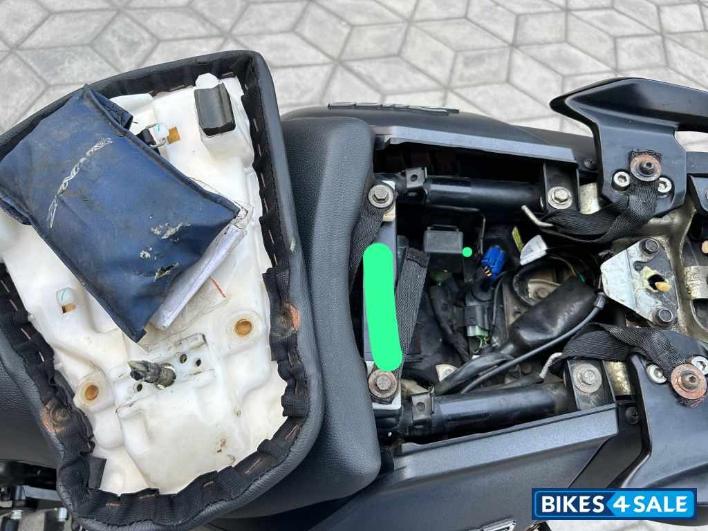 Charcoal Black Bajaj Dominar 400 Disc Charcoal Black Bajaj Dominar 400 Disc