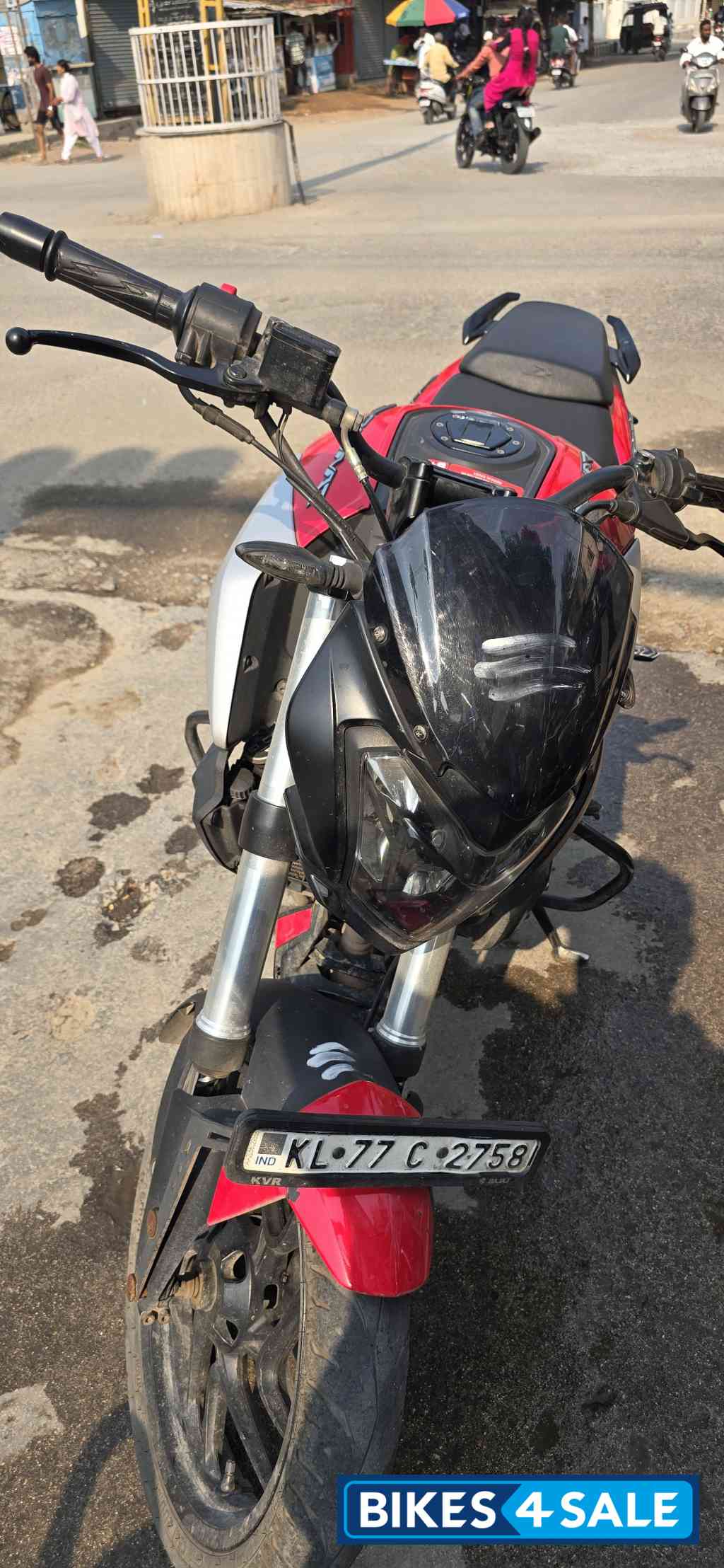 Bajaj Dominar 250 2022
