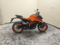 Orange KTM Duke 390 2024