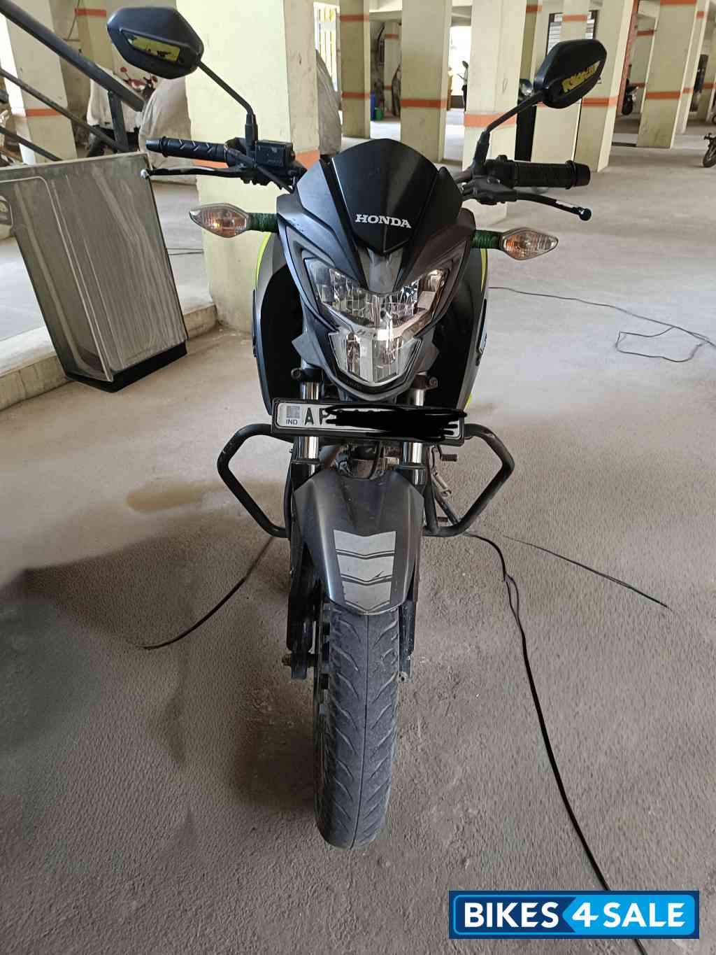 Green Honda CB Hornet 160R