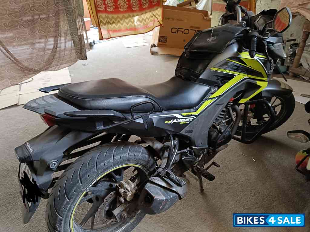 Green Honda CB Hornet 160R
