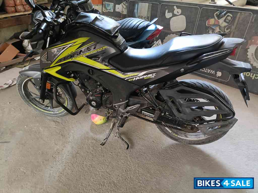 Green Honda CB Hornet 160R