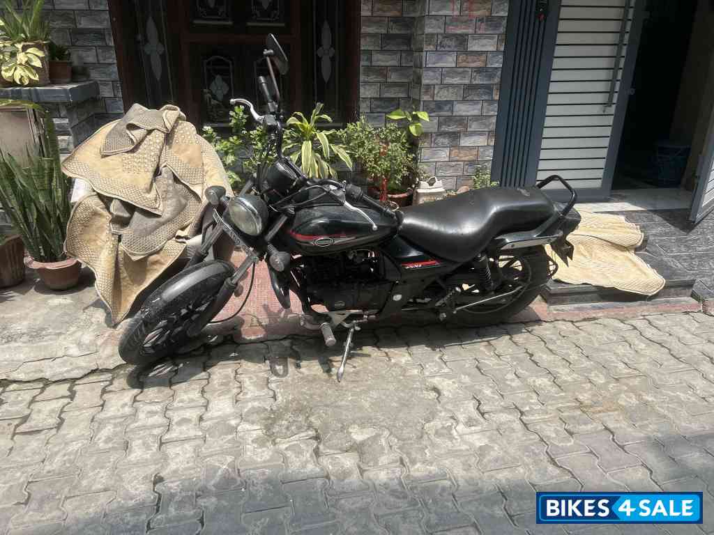 Bajaj Avenger Street 220