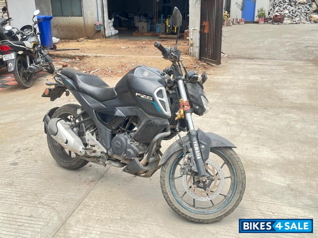 Matt Black 2 Yamaha FZ-S